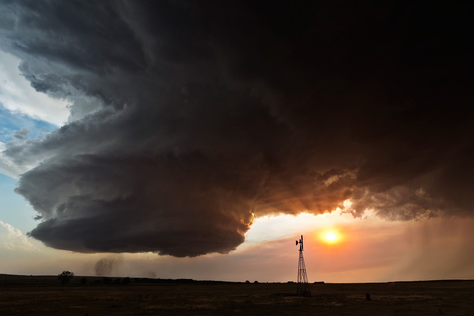 Supercell with Windmill, Chappell, NE, 22 June 2012 / Photo: Camille Seaman