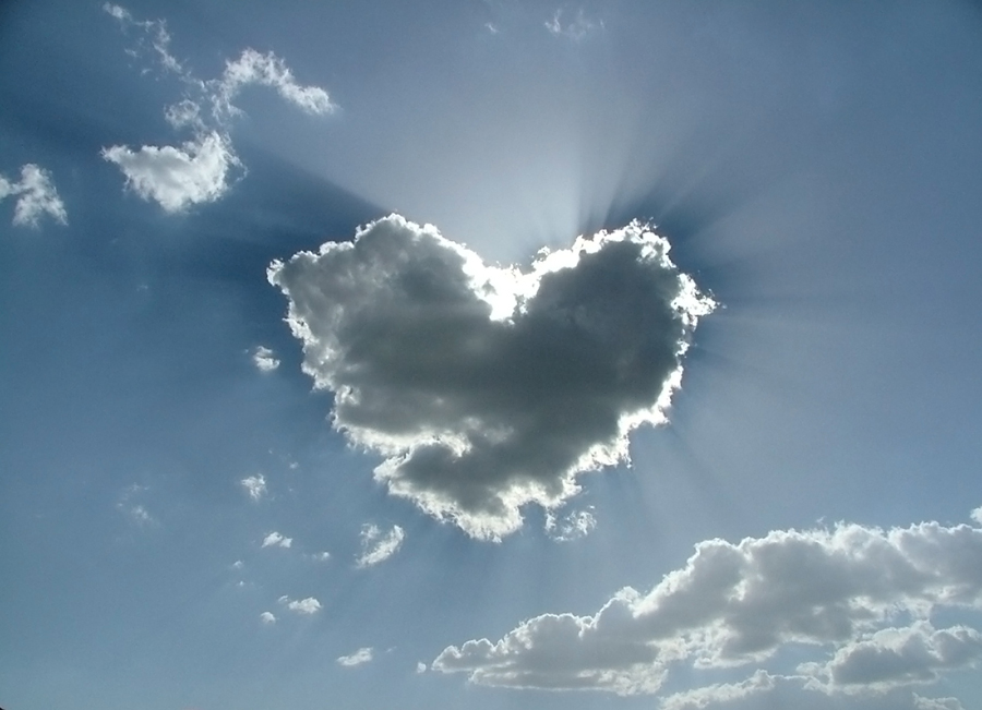 A heart-shaped cloud, spotted by Angelo Storari of Ancona, Italy.