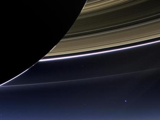 On July 19, 2013, the wide-angle camera on NASA's Cassini spacecraft captured Saturn's rings and our planet Earth and its moon. Photo: NASA/JPL-Caltech/Space Science Institute