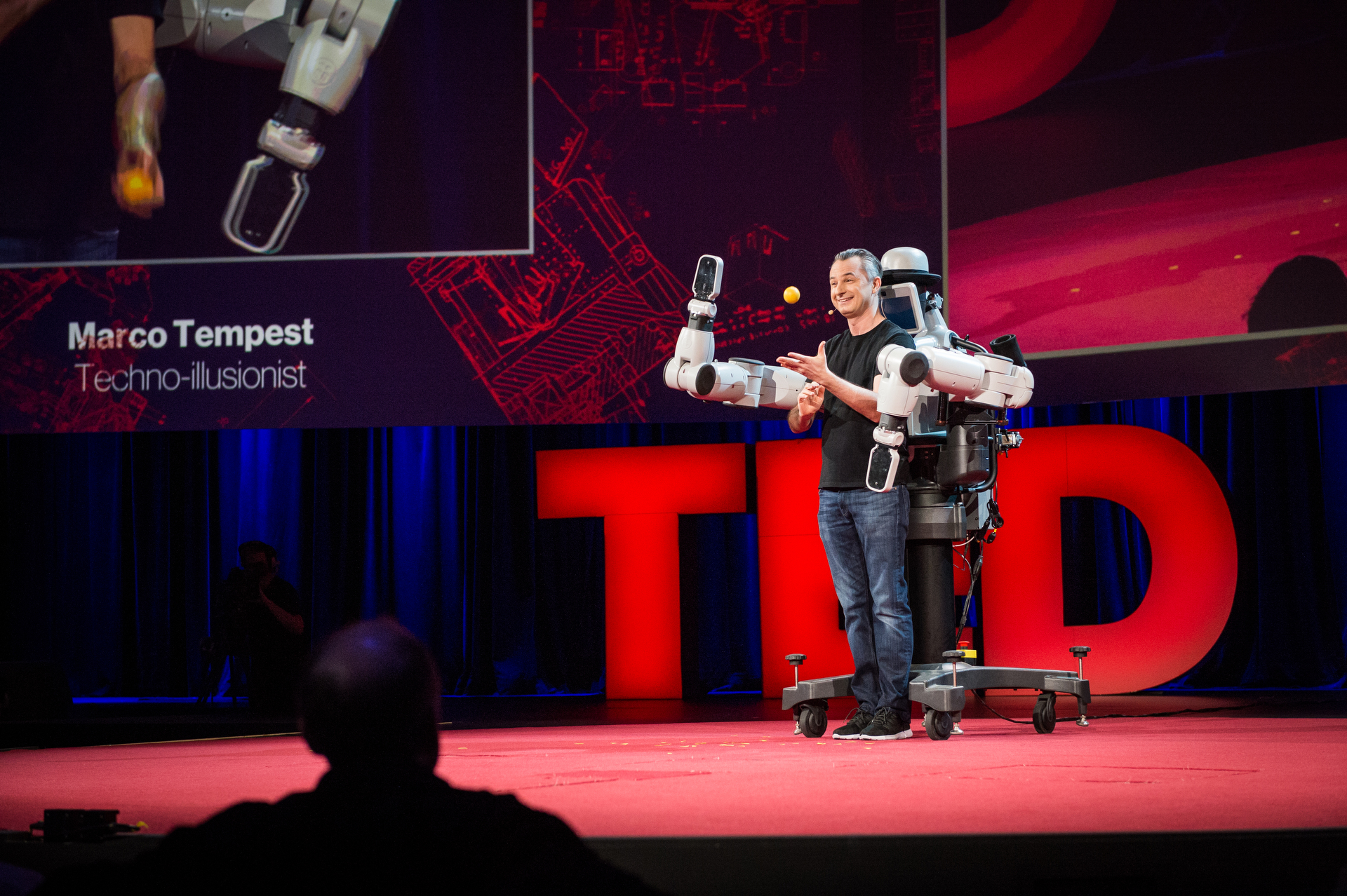 Marco Tempest and EDI the Robot. Photo: James Duncan Davidson