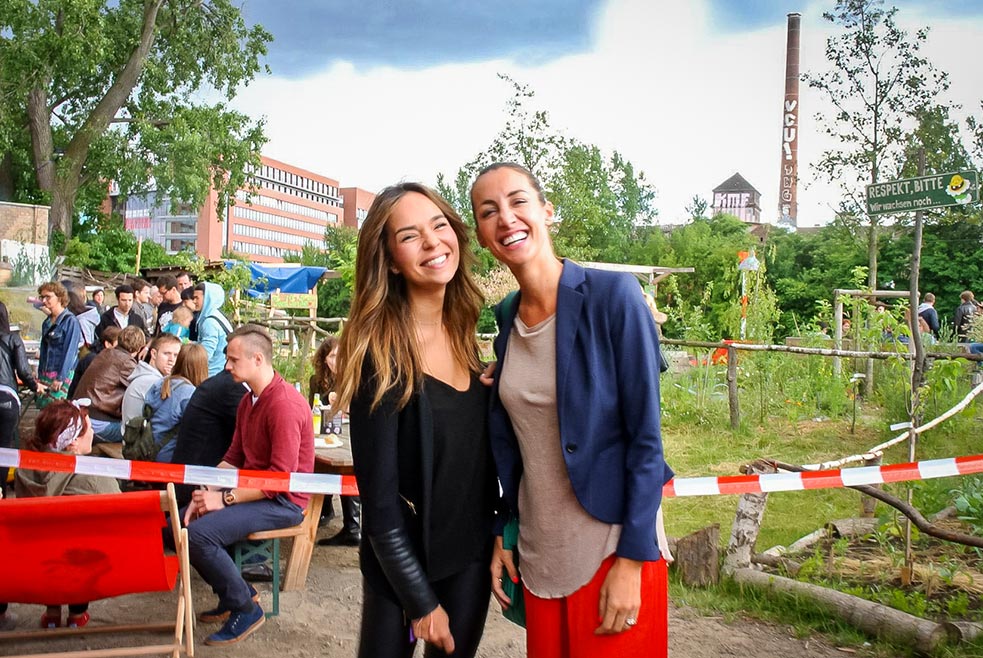 Two organizers take a moment at a barbecue held by TEDxBerlin. Photo: Richard Hsu