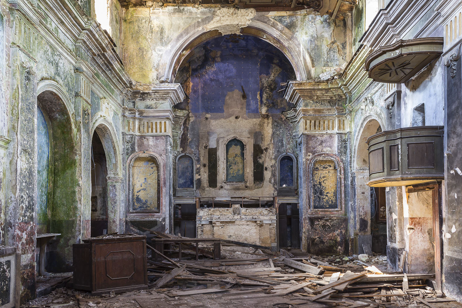 Abandoned church. Undisclosed location, Italy. Photo: Seethisway.