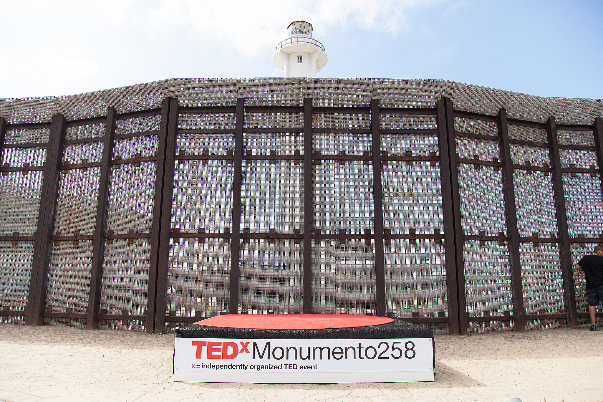 In early September, TEDxMonumento258 became the first TEDx event organized by teams in two different countries and held simultaneously across a border. Planning the event took more than two and a half years. Constraints on the US side proved the most difficult to overcome. Photo: Natalia Robert/TEDxMonumento258