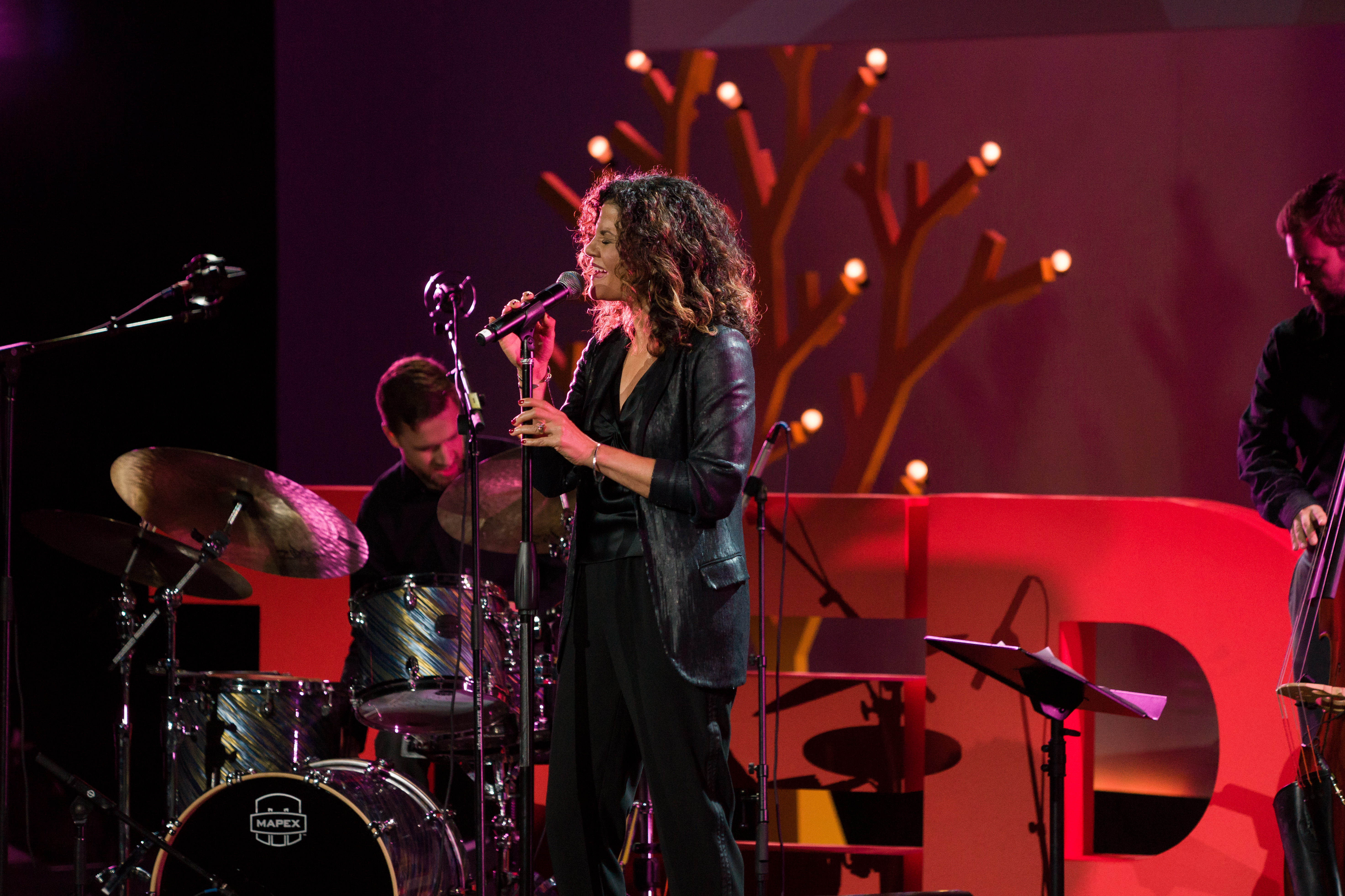 Karla Harris performs at TED@UPS - September 15, 2016 at SCADshow, Atlanta, Georgia. Photo: Jason Hales / TED