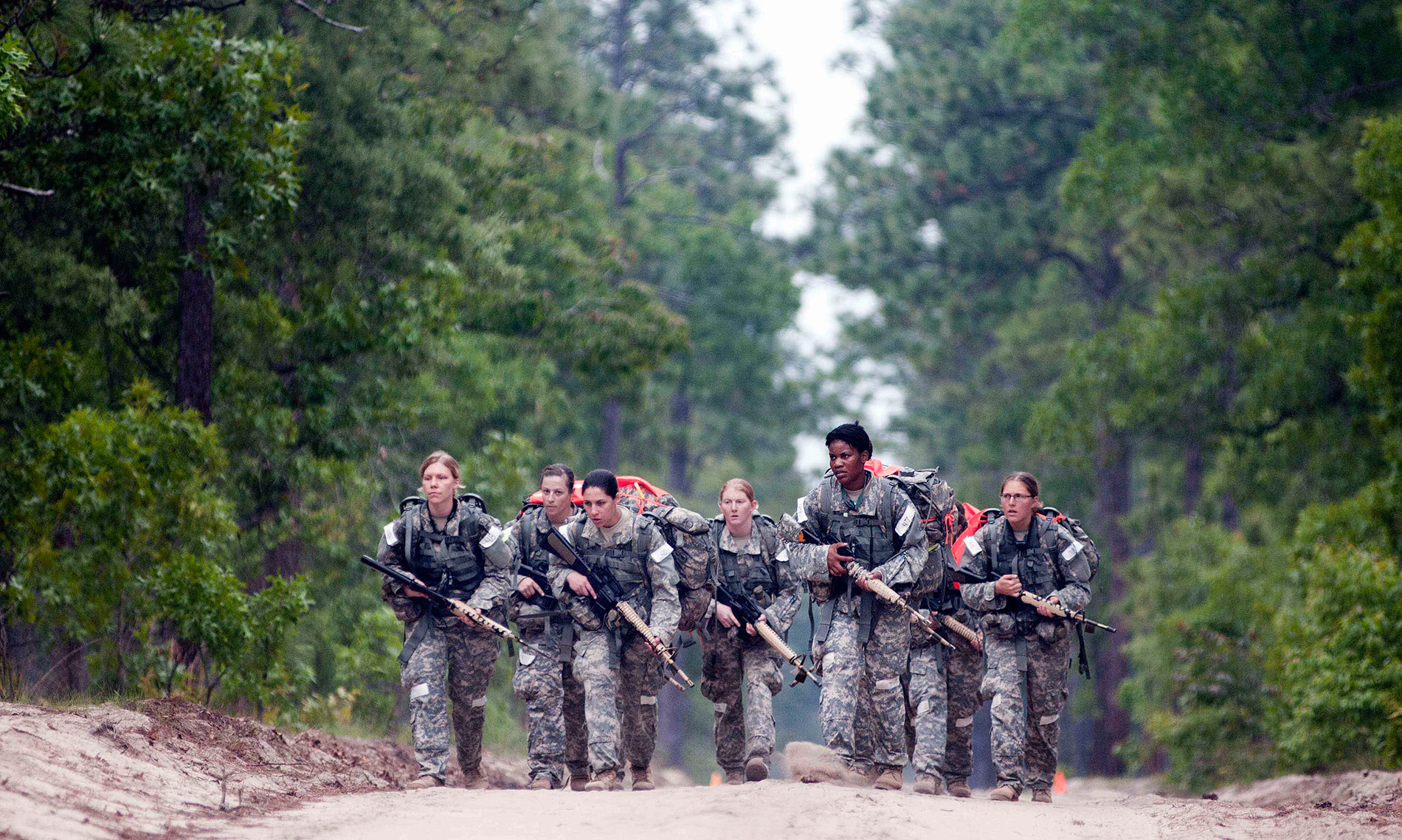 Should women fight on the front lines?