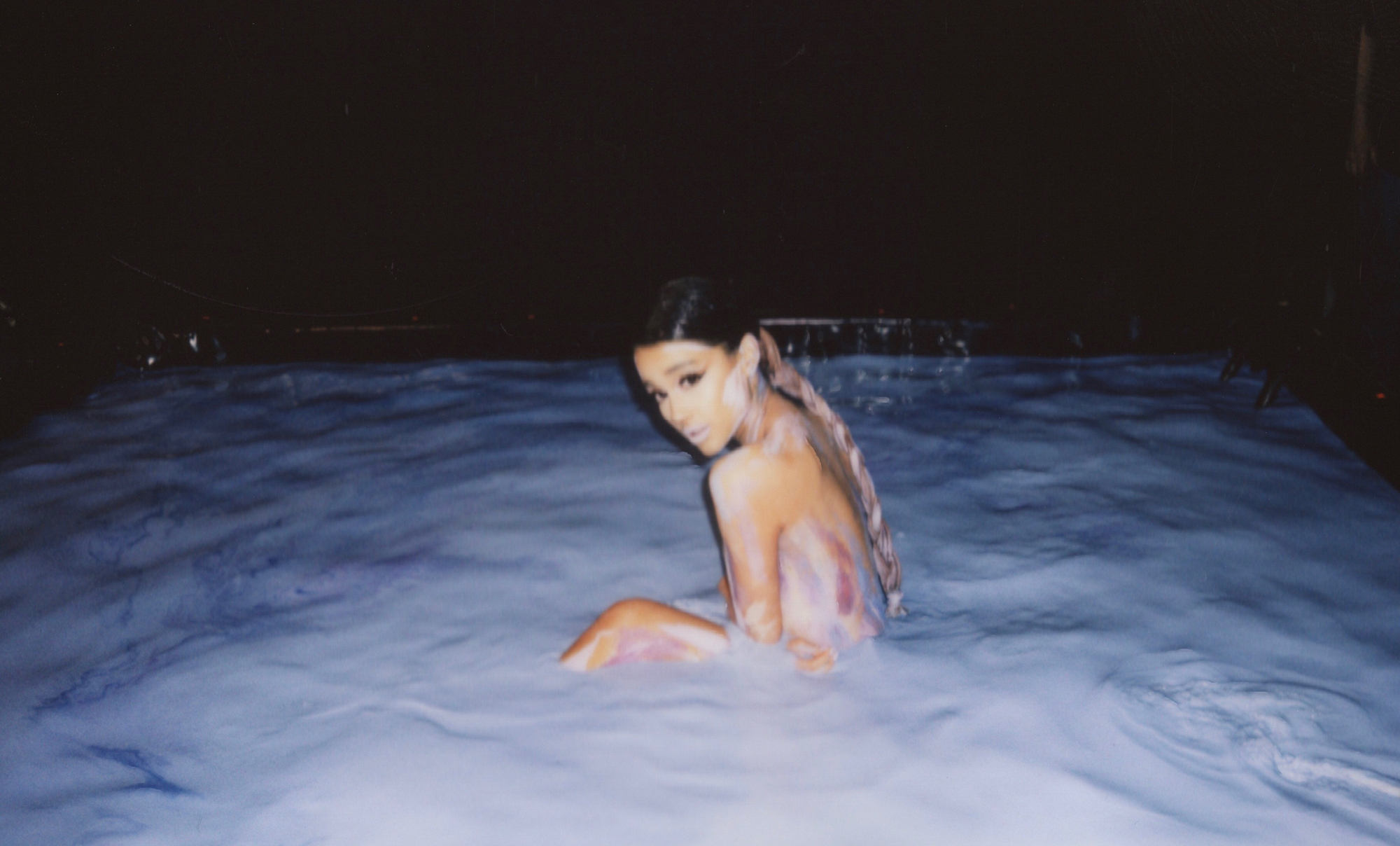 ariana grande underwater